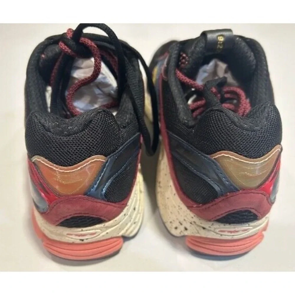 SAUCONY ProGrid Omni 9 Autumnal Equinox Sneakers Black Motif NWB - M-10 / W-11.5